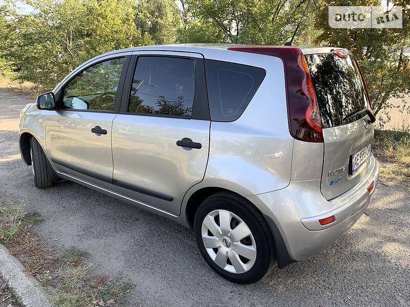 Хетчбек Nissan Note 2013 в Дніпрі