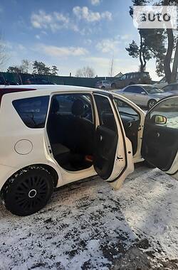 Хэтчбек Nissan Note 2010 в Сарнах