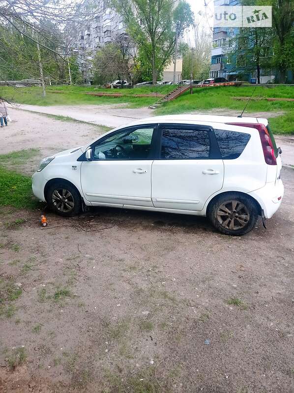 Хэтчбек Nissan Note 2009 в Днепре