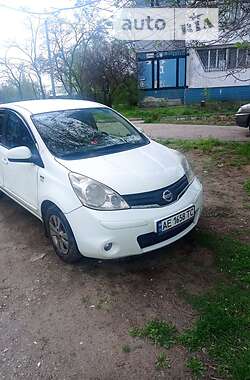 Хэтчбек Nissan Note 2009 в 
