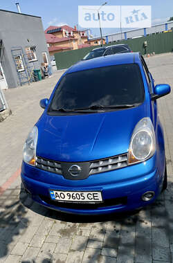 Хэтчбек Nissan Note 2008 в 