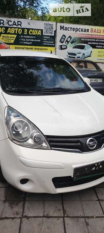 2013 Nissan Note, VIN SJNFAAE11U2217849:plate — фото 1 (autoria)
