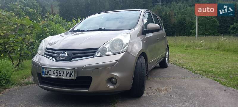 Хэтчбек Nissan Note 2010 в Львове