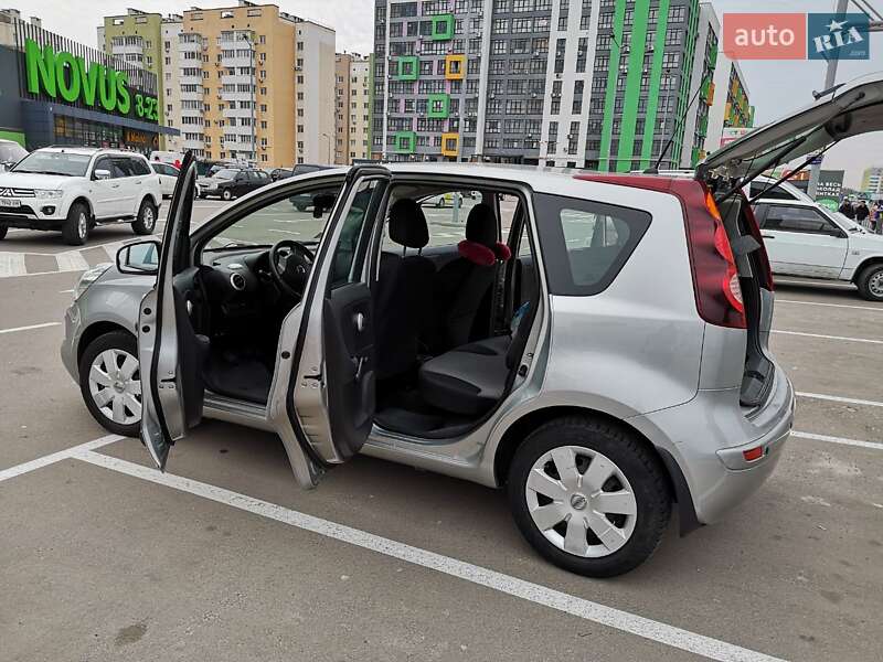 Хетчбек Nissan Note 2012 в Малині