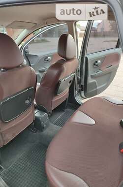 Хэтчбек Nissan Note 2007 в 