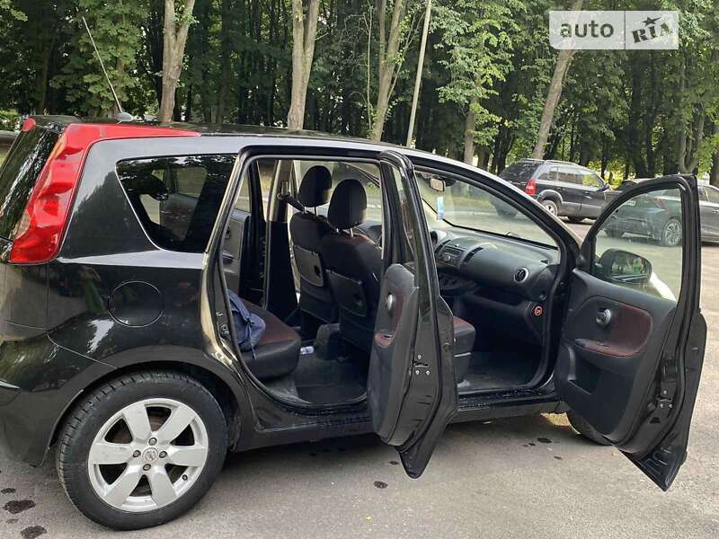 Хэтчбек Nissan Note 2008 в Староконстантинове