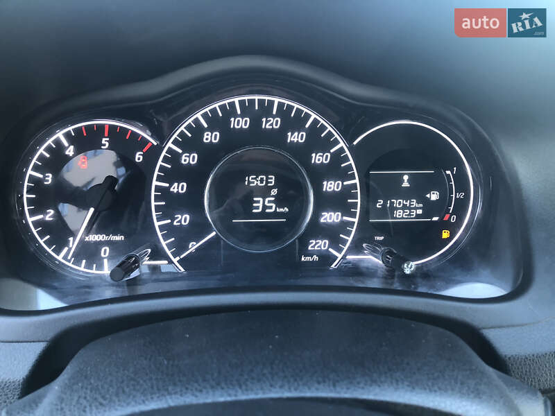 Хетчбек Nissan Note 2015 в Кам'янець-Подільському