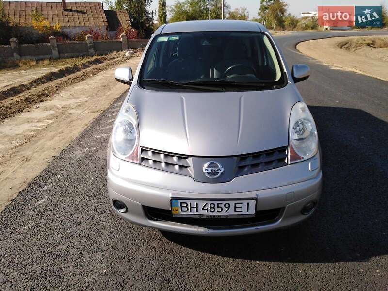 Хэтчбек Nissan Note 2008 в Рени