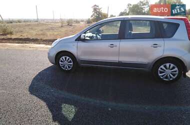 Хэтчбек Nissan Note 2008 в 