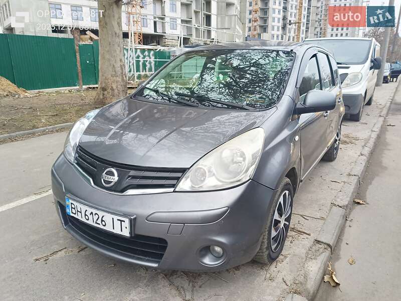 Хэтчбек Nissan Note 2011 в Одессе