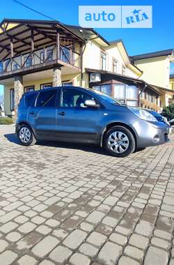 Хэтчбек Nissan Note 2013 в 