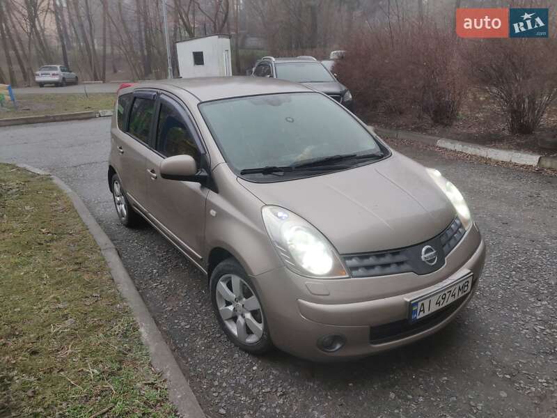 Хэтчбек Nissan Note 2008 в Украинке
