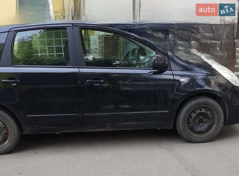 Хэтчбек Nissan Note 2007 в Киеве