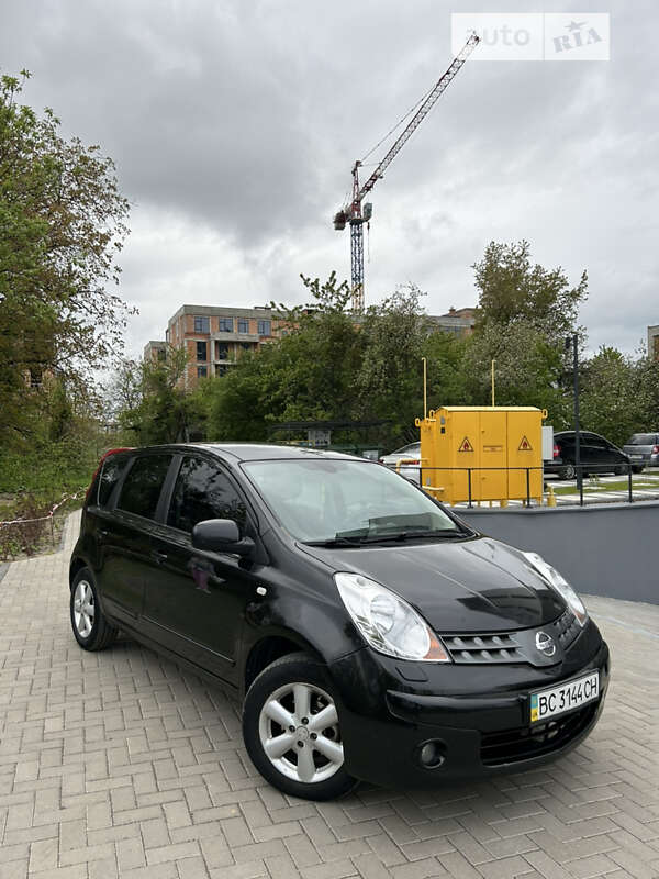 Хэтчбек Nissan Note 2008 в Львове