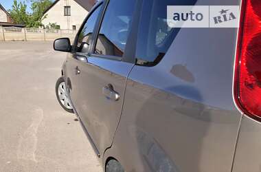 Хэтчбек Nissan Note 2008 в Остроге