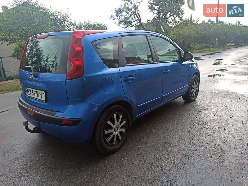 Хэтчбек Nissan Note 2006 в Староконстантинове