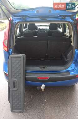Хэтчбек Nissan Note 2006 в Староконстантинове
