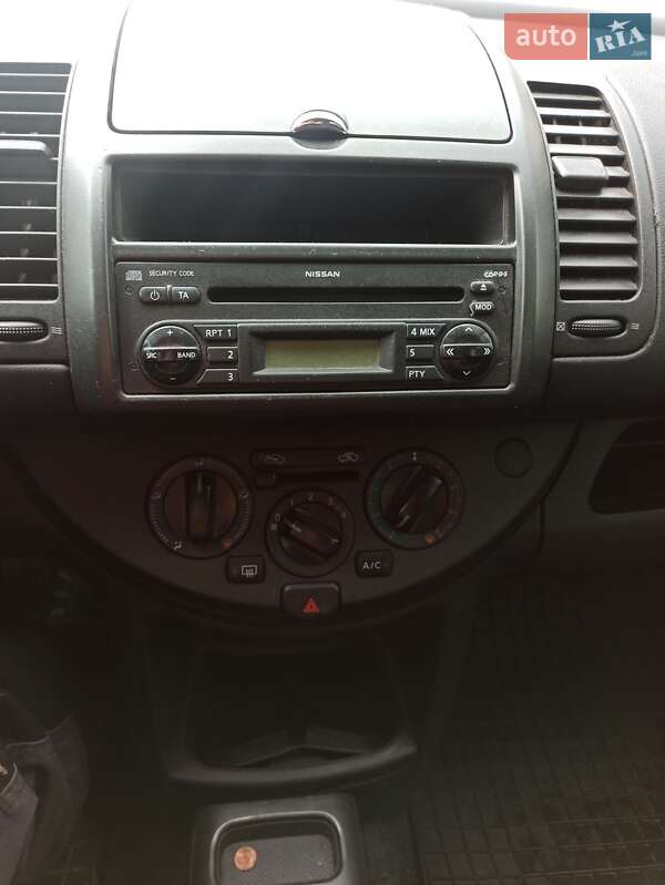 Хэтчбек Nissan Note 2006 в Староконстантинове