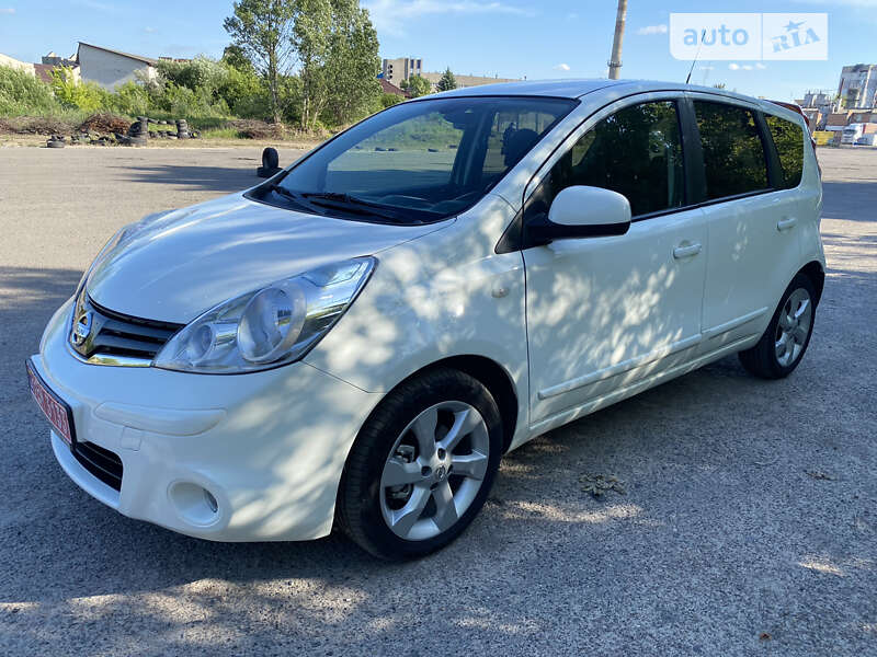 Хетчбек Nissan Note 2010 в Рівному