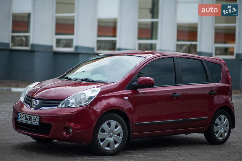 Хэтчбек Nissan Note 2012 в Запорожье