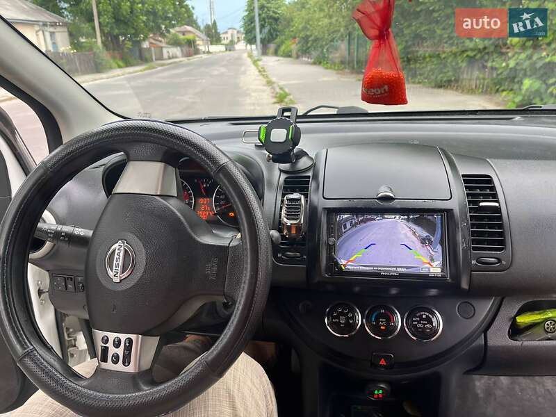 Хэтчбек Nissan Note 2012 в Звягеле