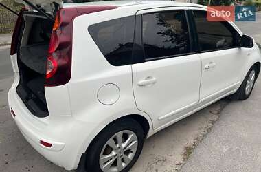 Хэтчбек Nissan Note 2012 в 