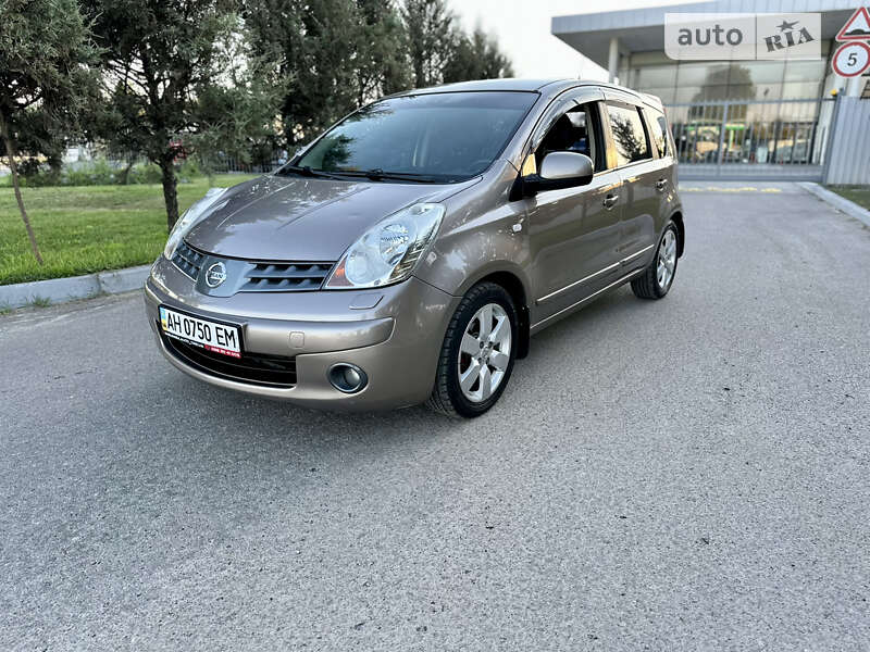 Хэтчбек Nissan Note 2008 в Полтаве