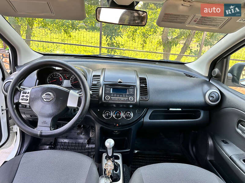 Хэтчбек Nissan Note 2012 в Могилев-Подольске