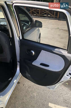Хэтчбек Nissan Note 2008 в 
