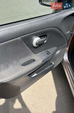 Хэтчбек Nissan Note 2012 в Бобрке