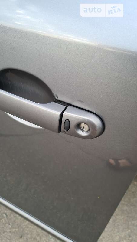 Хэтчбек Nissan Note 2012 в Киеве