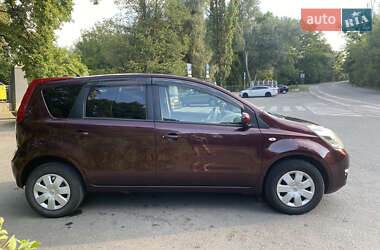 Хетчбек Nissan Note 2012 в 