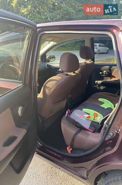 Хетчбек Nissan Note 2012 в 