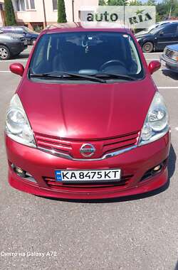 Хэтчбек Nissan Note 2012 в Вишневом