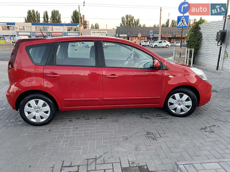 Хэтчбек Nissan Note 2009 в Запорожье