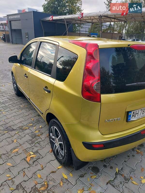 Хэтчбек Nissan Note 2006 в Черновцах