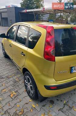 Хэтчбек Nissan Note 2006 в 