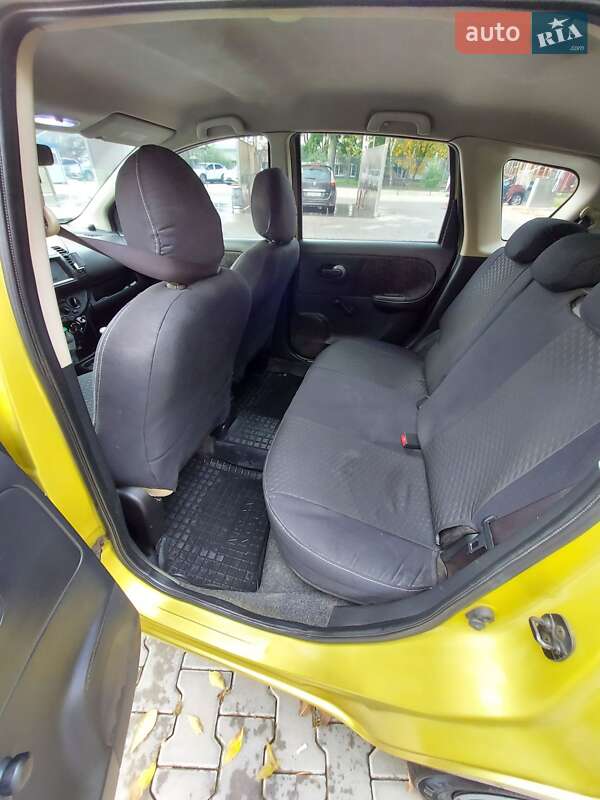 Хэтчбек Nissan Note 2006 в Черновцах