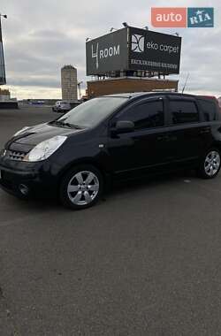 Хэтчбек Nissan Note 2008 в 