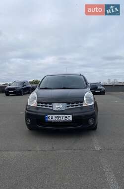 Хэтчбек Nissan Note 2008 в 