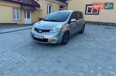 Хэтчбек Nissan Note 2011 в 