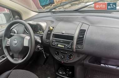 Хэтчбек Nissan Note 2006 в Бурыни