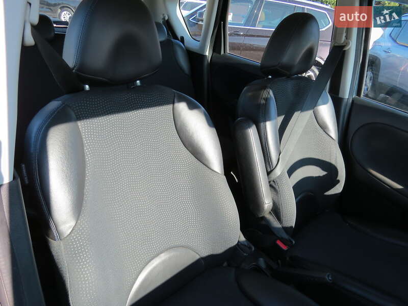 Хэтчбек Nissan Note 2012 в Кропивницком