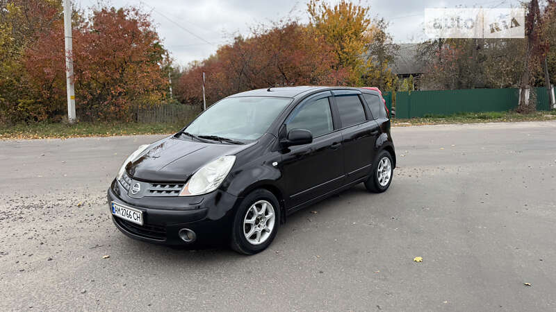 Хэтчбек Nissan Note 2006 в Попельне