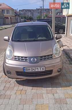 Хэтчбек Nissan Note 2006 в 