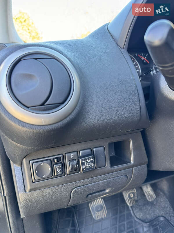 Хетчбек Nissan Note 2009 в Богородчанах
