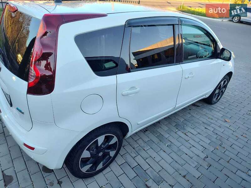 Хетчбек Nissan Note 2012 в Рівному
