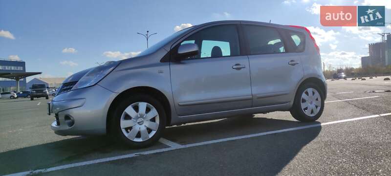 Хэтчбек Nissan Note 2008 в Трускавце