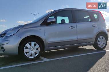 Хэтчбек Nissan Note 2008 в 