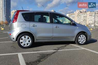 Хэтчбек Nissan Note 2008 в 